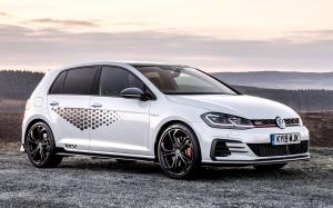 Volkswagen Golf GTI TCR 5-Door 2019 года (UK)
